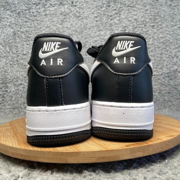 Nike Air Force 1 '07 Men Size 10.5 Black White Sneakers DV0788-001 - Picture 5 of 7